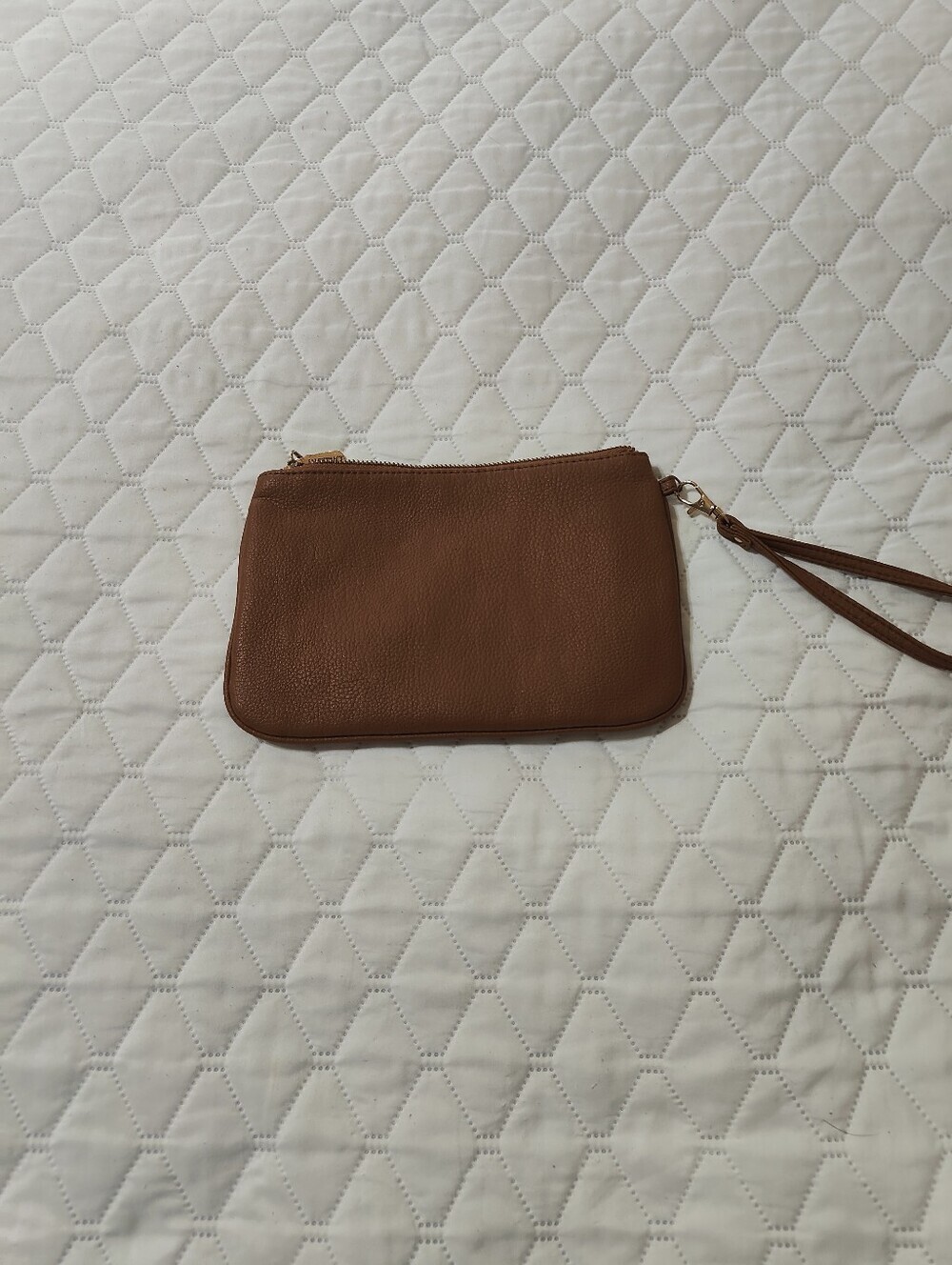 Ellen Tracy Pebble Grain Wristlet Clutch - Picture 4 of 7
